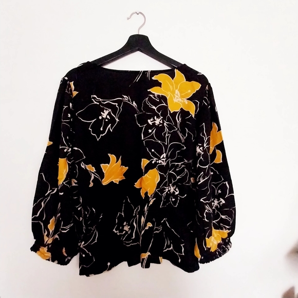 Sofia Vergara casual blouse for women sz Large - Picture 3 of 7